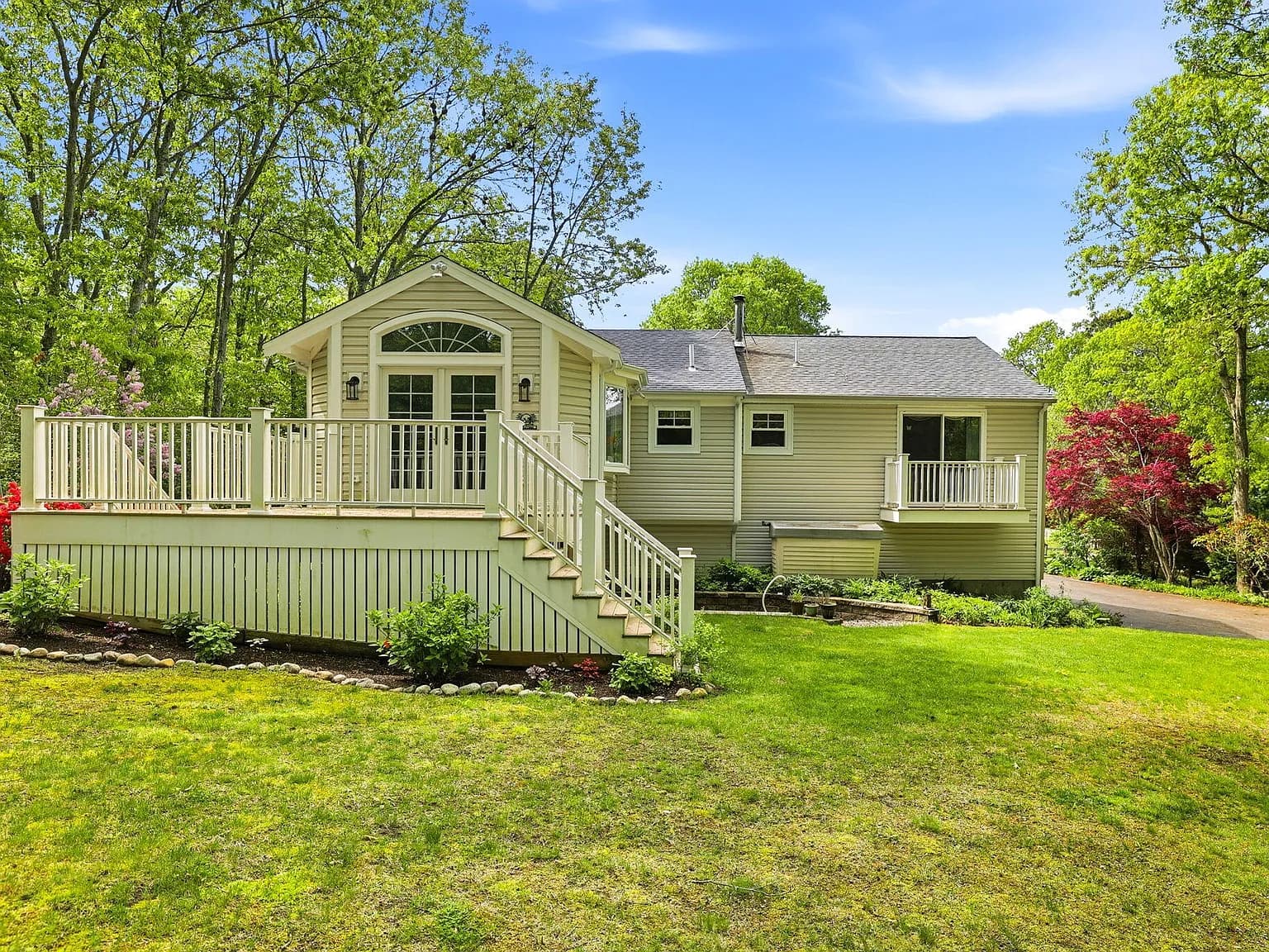 17 Briggs Avenue - Photo 5