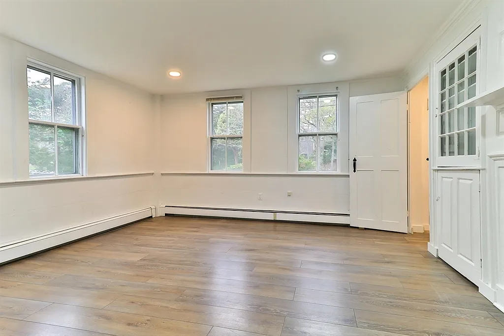 194 Main St - Photo 5