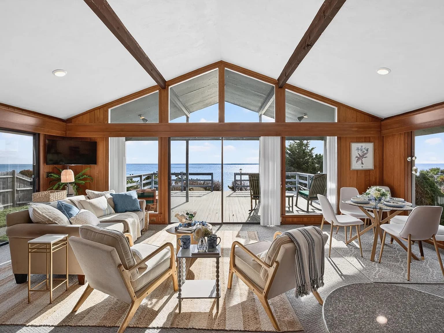 28 Patricia Lane - Photo 2