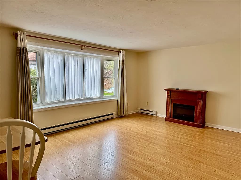 775 W Main St #5 - Photo 3