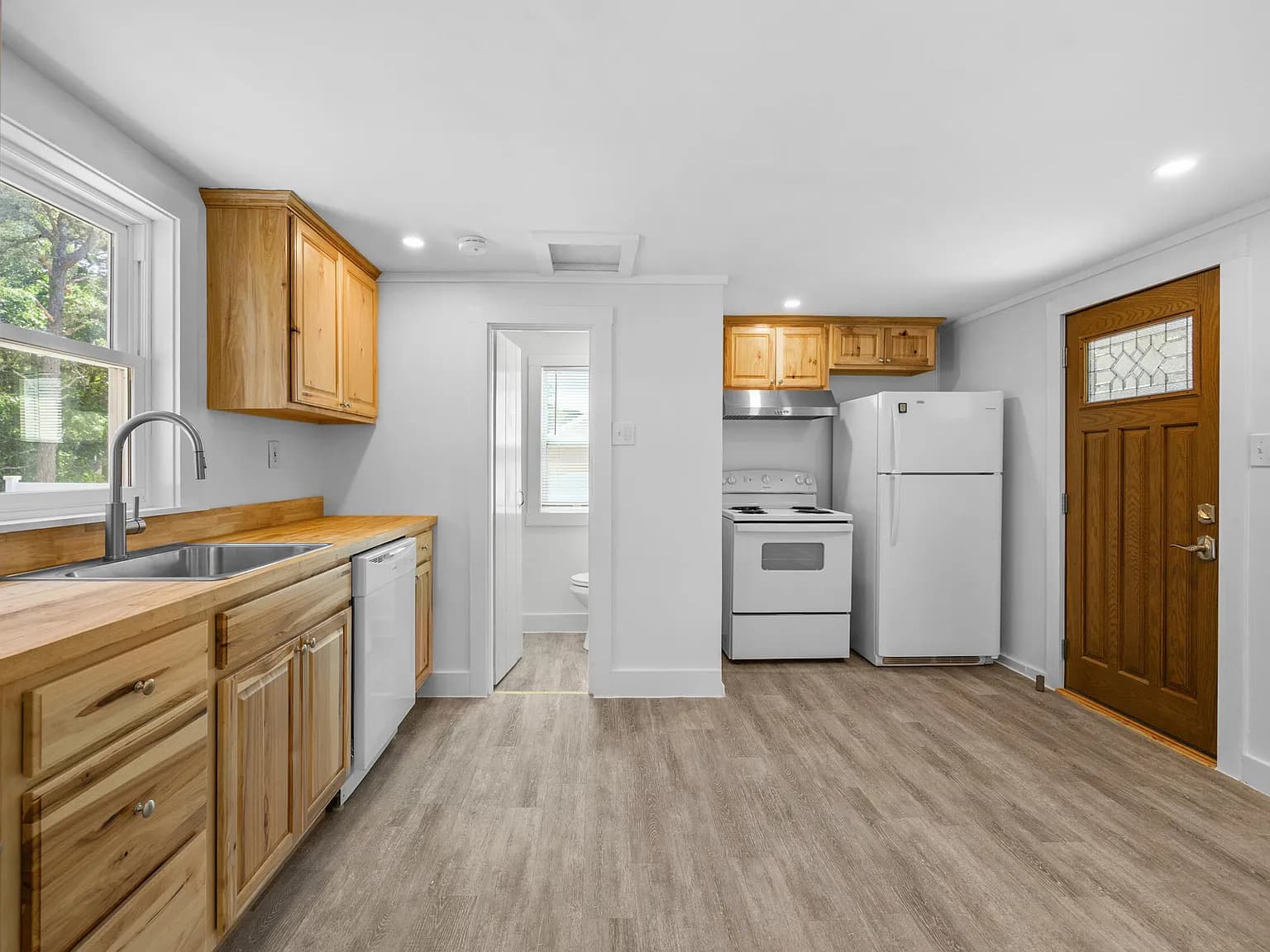 95 Shore Road #8 - Photo 2