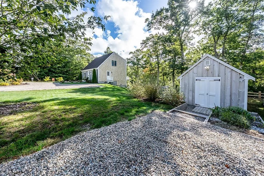 137 Falmouth Sandwich Rd - Photo 3