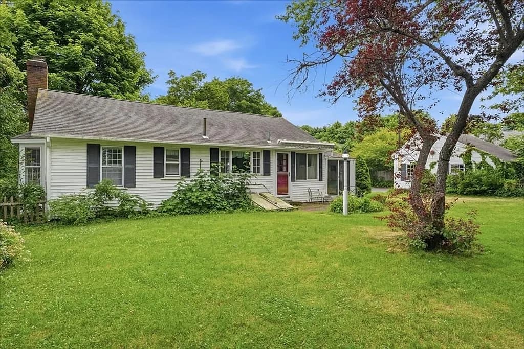 127 Pine Ave - Photo 1