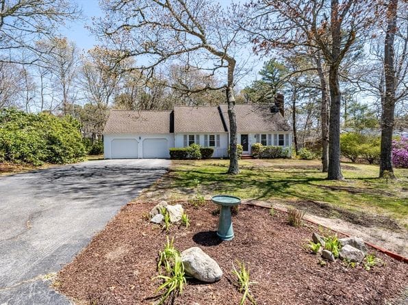 12 Fairway Dr