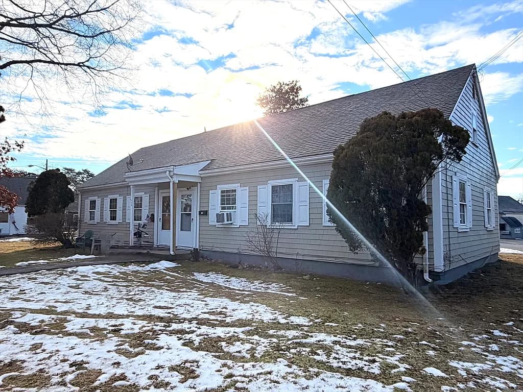 10-12 Hiramar Rd - Photo 1