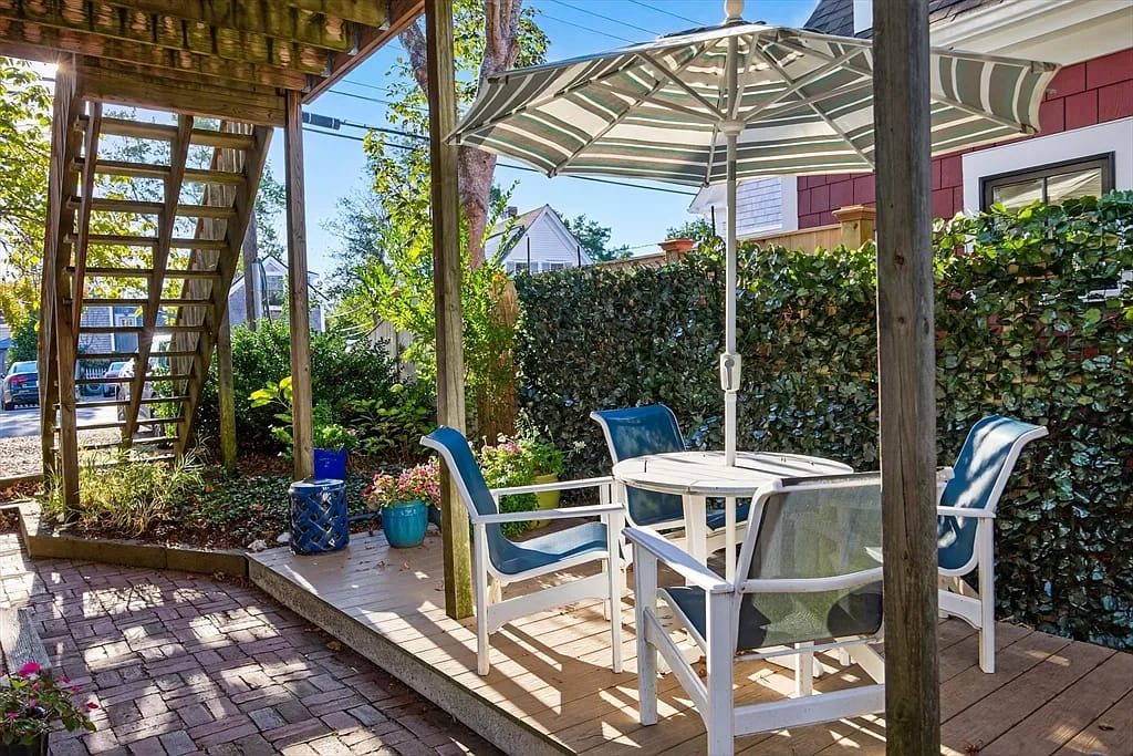 10-10 Bradford St #A