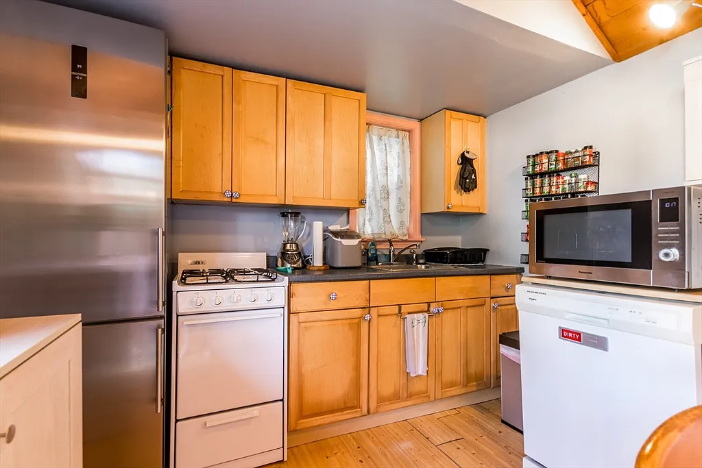 9 Bells Neck Rd APT 5 - Photo 6