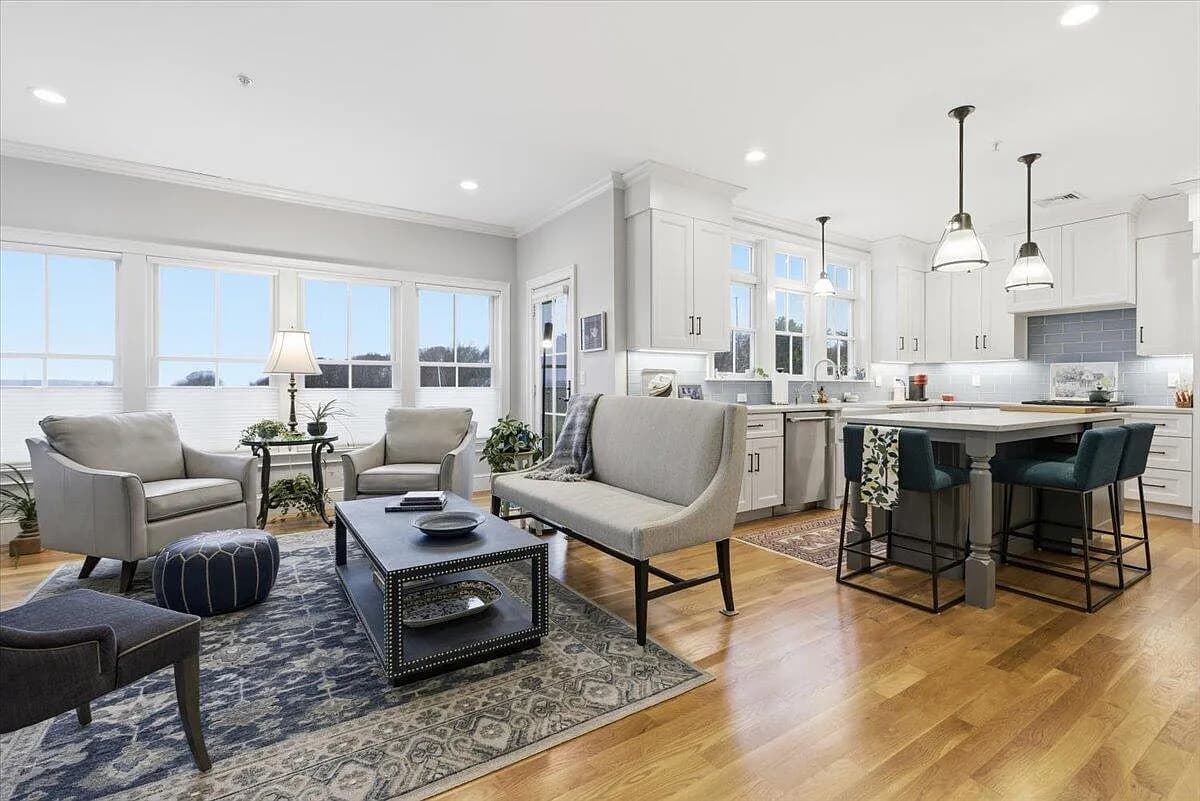 1090 Shore Road #7 - Photo 3