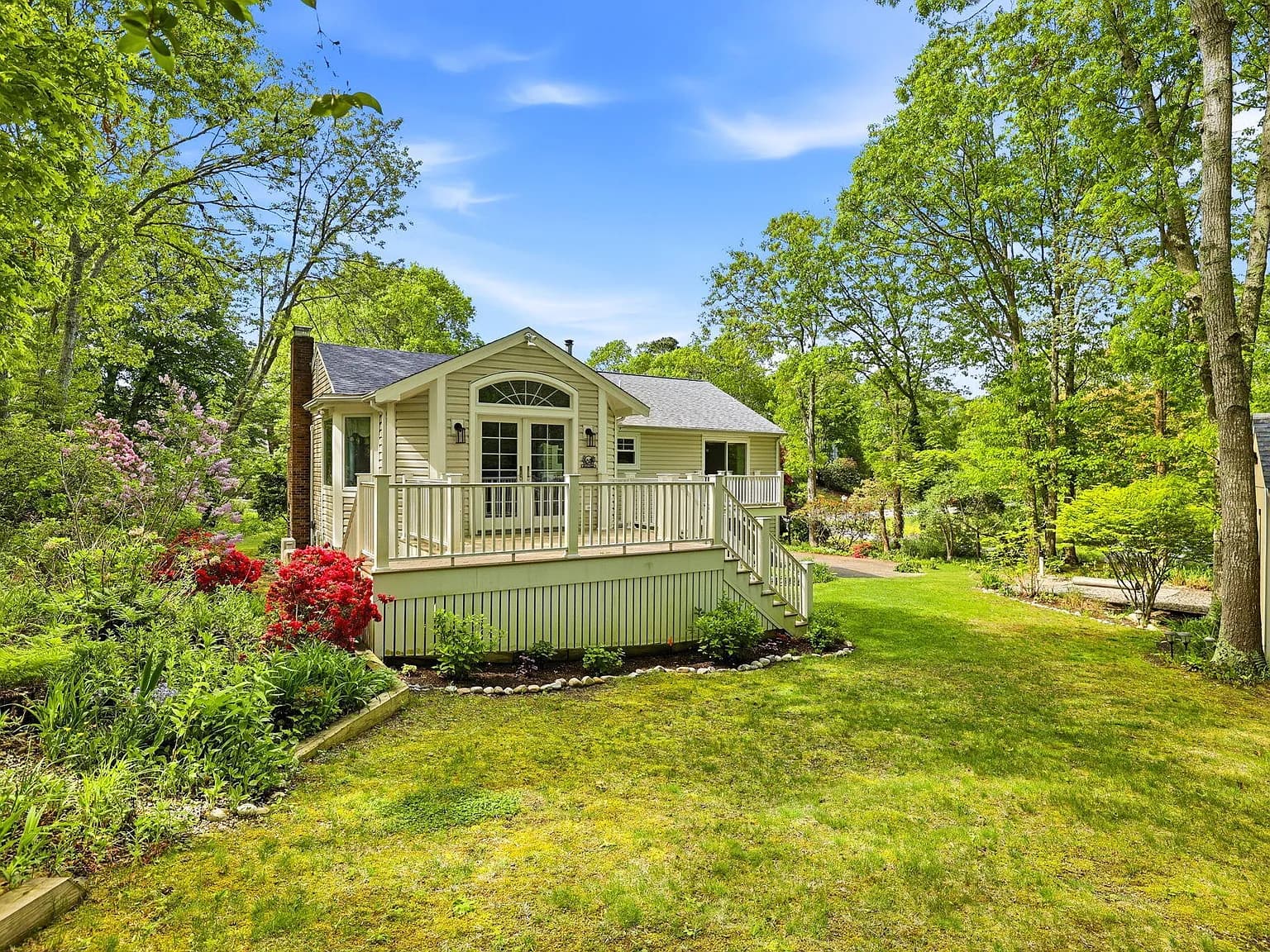 17 Briggs Avenue - Photo 3