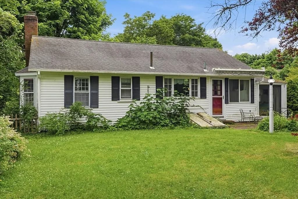 127 Pine Ave - Photo 2