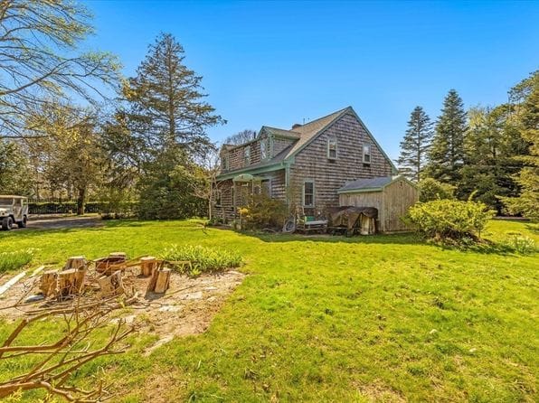 58 Loomis Ln