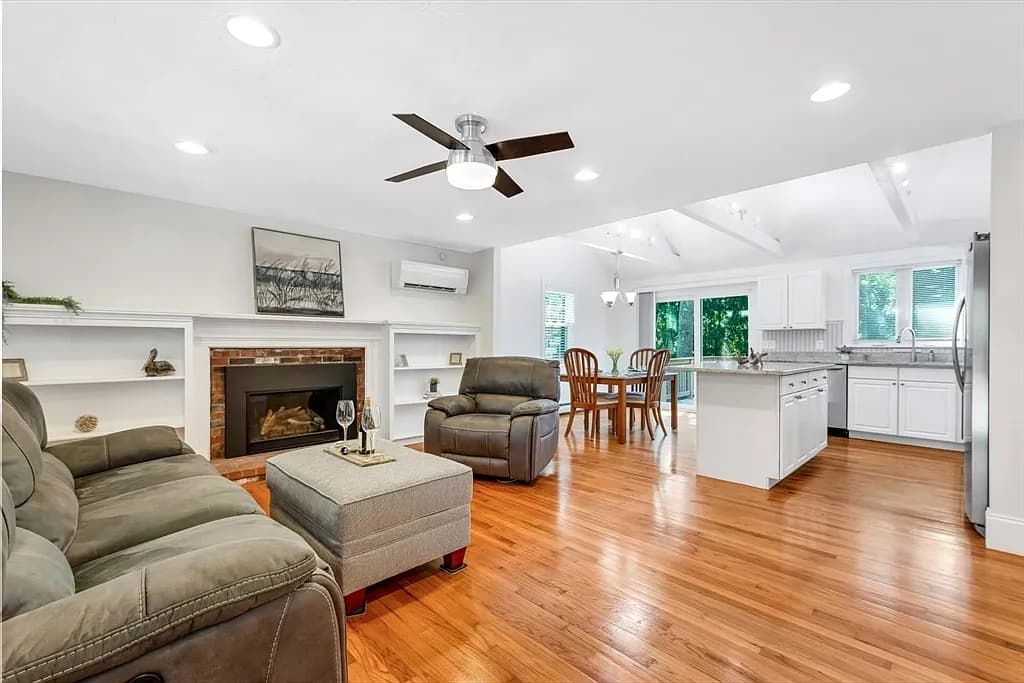 135 Scudder Ave - Photo 4