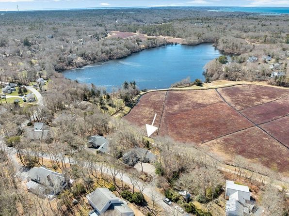 18 Gray Rocks West Road