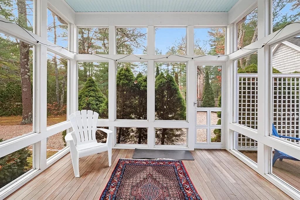 602 Putnam Ave - Photo 3