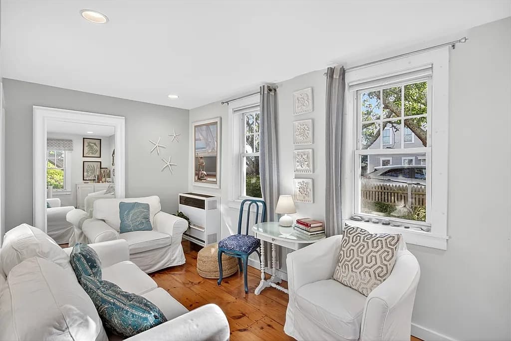 10-10 Bradford St #A - Photo 4