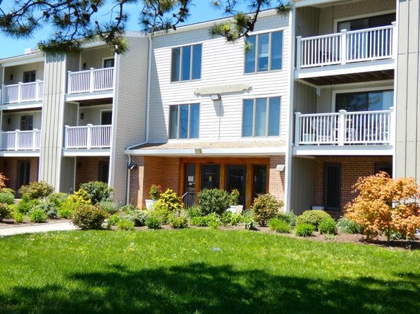 24 Old Colony Way APT 12