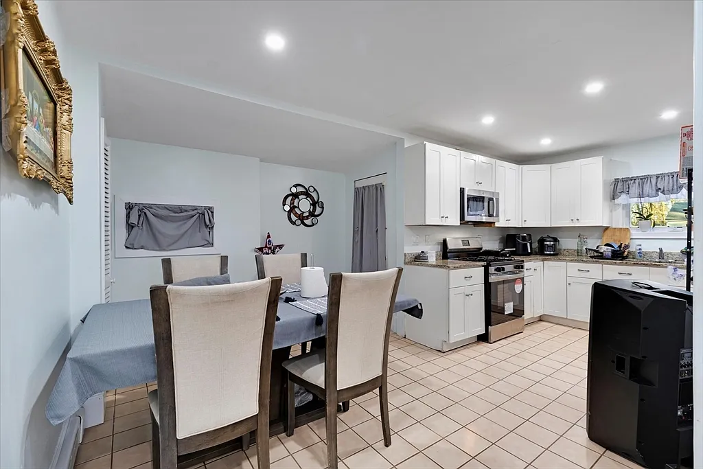 423 Lincoln Rd - Photo 4