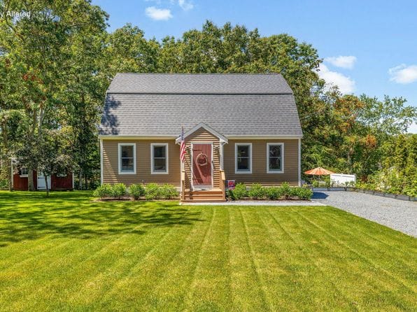 11 Deer Hollow Road