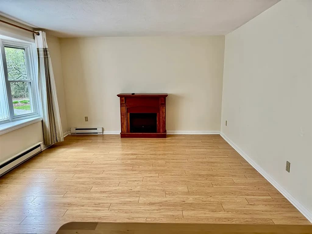 775 W Main St #5 - Photo 2