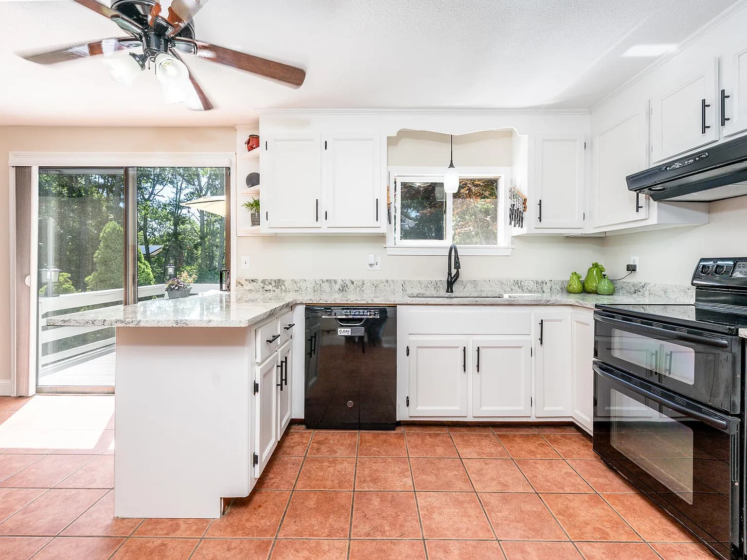6 Emerald Way - Photo 5