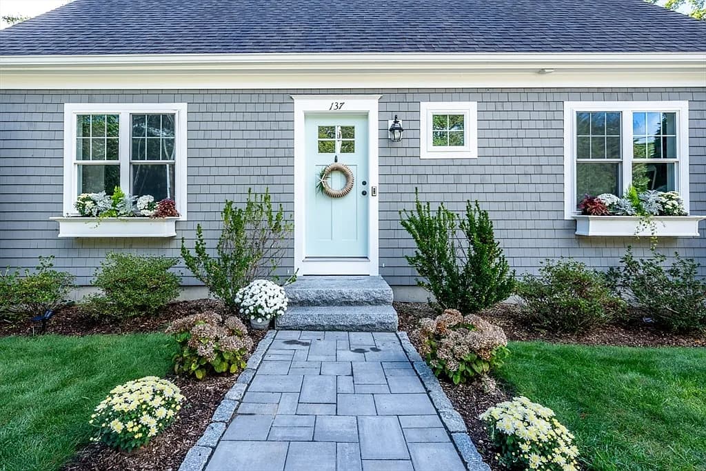 137 Falmouth Sandwich Rd - Photo 2