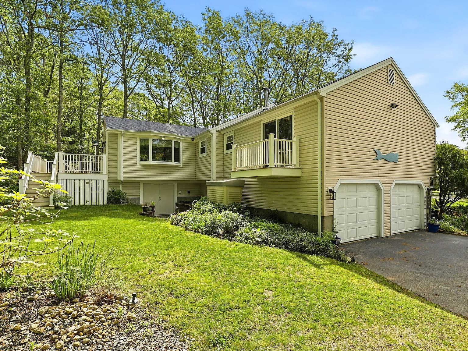 17 Briggs Avenue - Photo 4