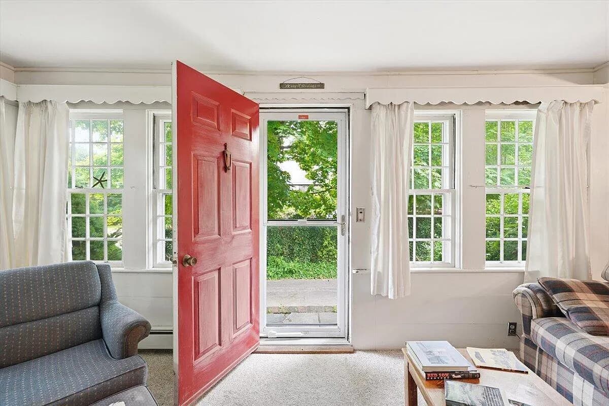 127 Pine Avenue - Photo 6