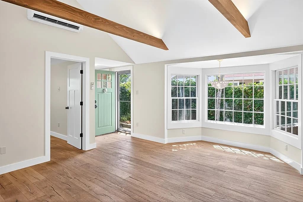 290-290A Bradford St - Photo 2