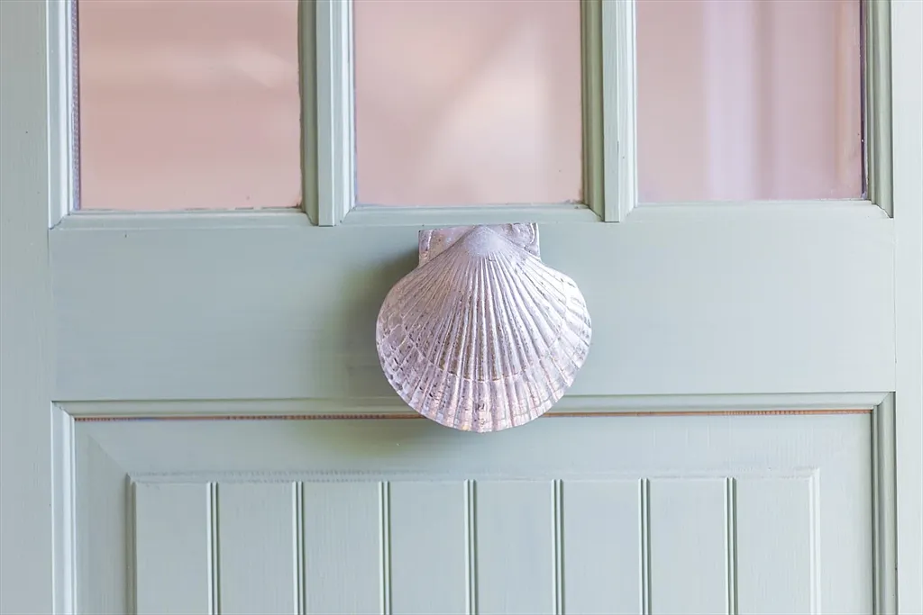 290-290A Bradford St - Photo 1