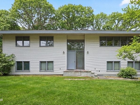 146 Hillside Dr