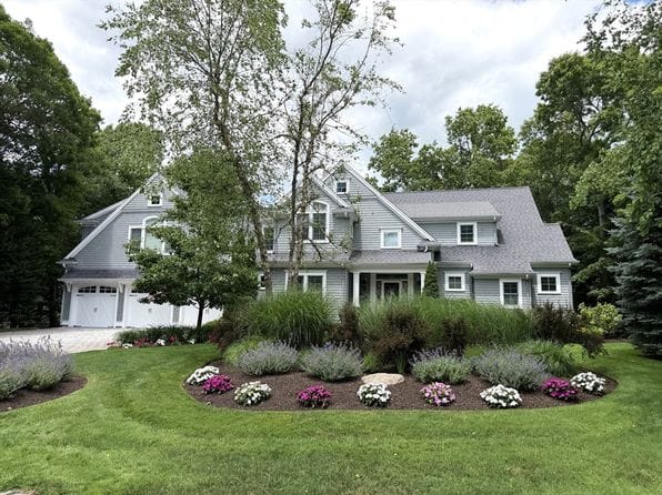 4 Tamarack Ln
