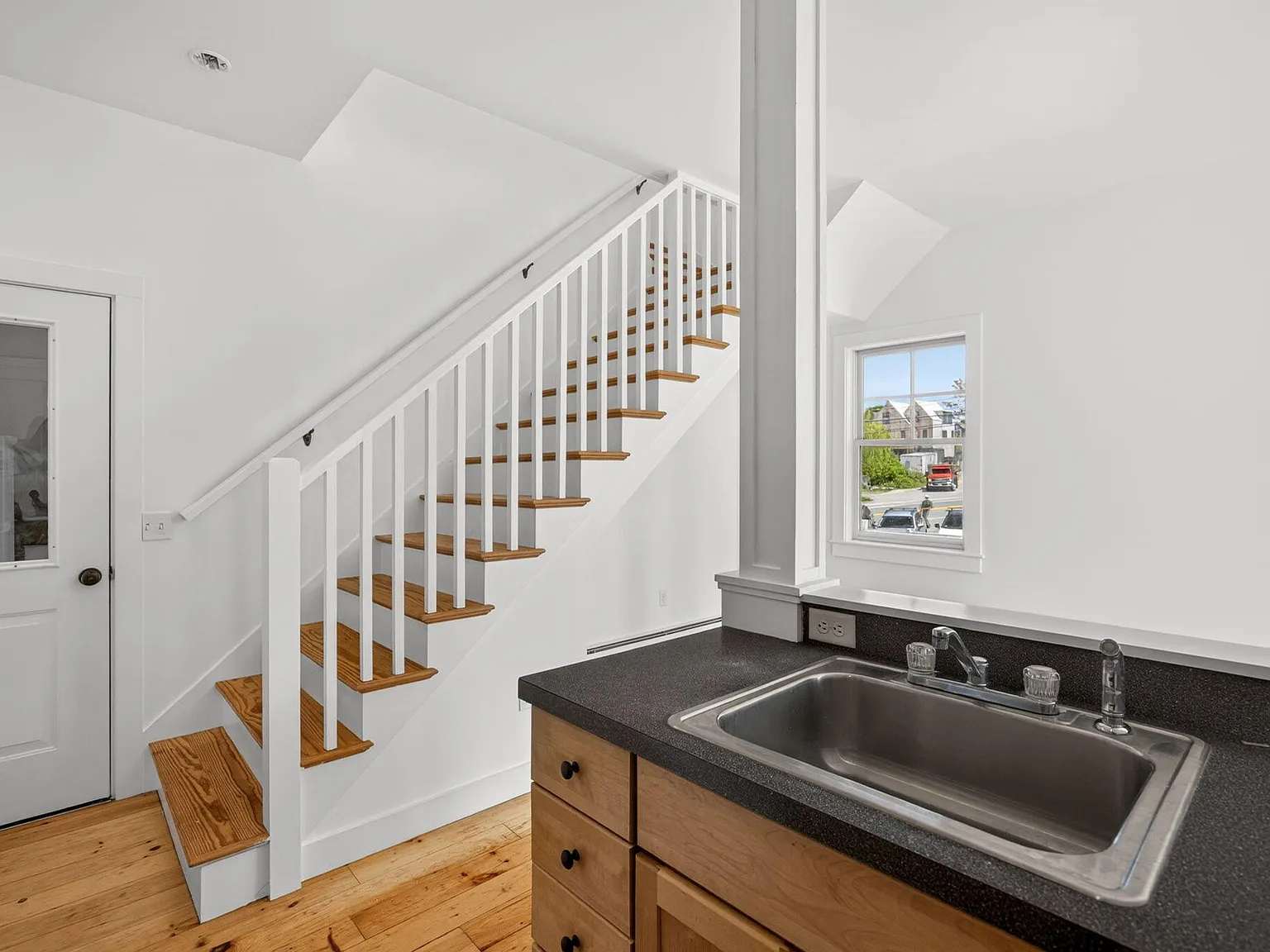 34 Conwell Street UNIT 1 - Photo 5