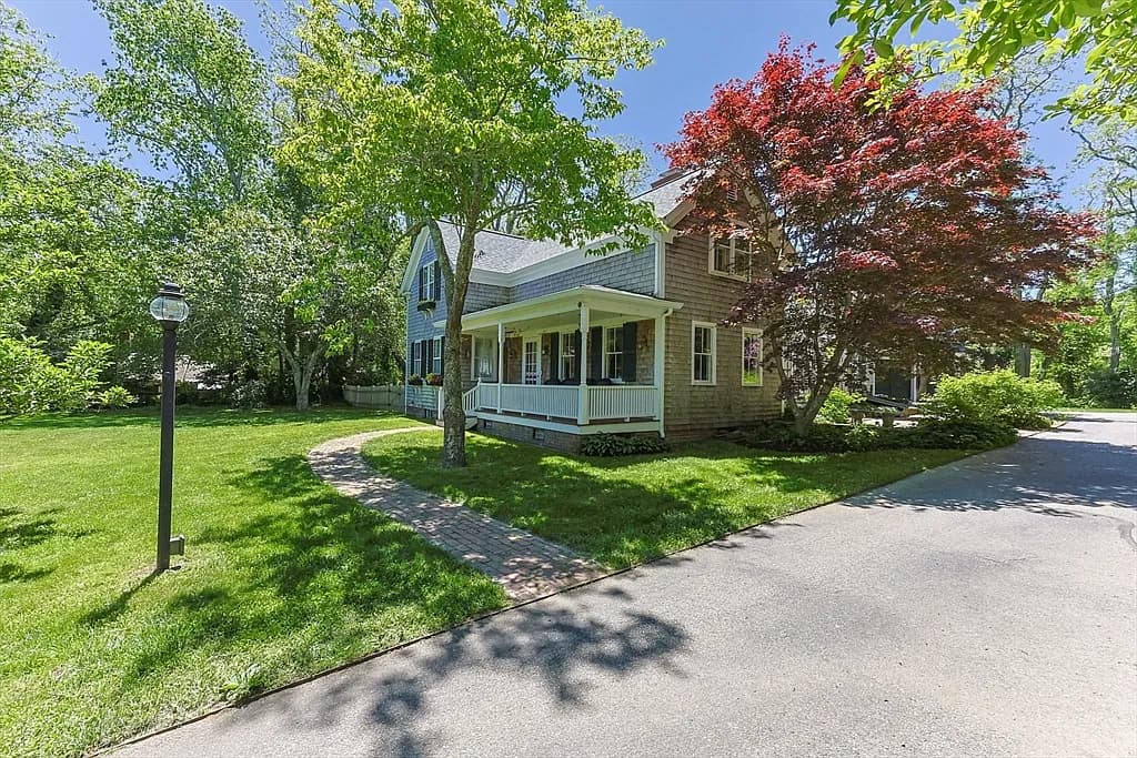18 Old County Rd - Photo 1