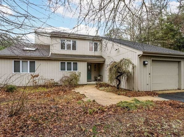 303 Turtleback Rd