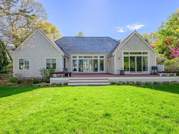 131 Dunrobin Road