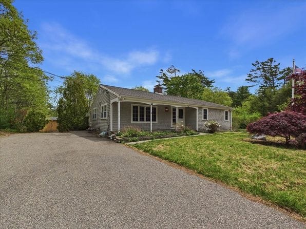 40 Bennets Neck Dr