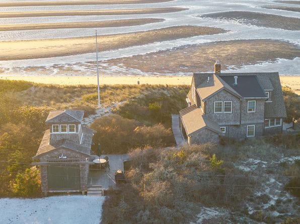 1145 Kingsbury Beach Road